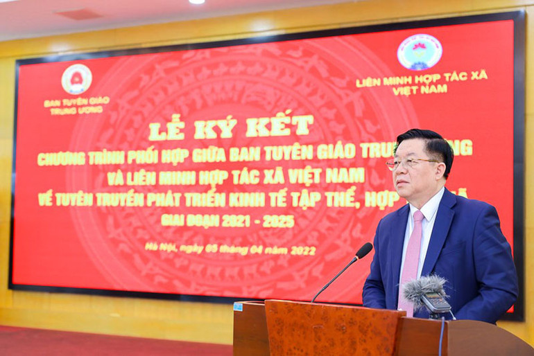 Đồng chí Nguyễn Trọng Nghĩa, Bí thư Trung ương Đảng, Trưởng Ban Tuyên giáo Trung ương phát biểu tại lễ ký. Tăng cường phối hợp tuyên truyền về phát triển kinh tế tập thể, hợp tác xã -0