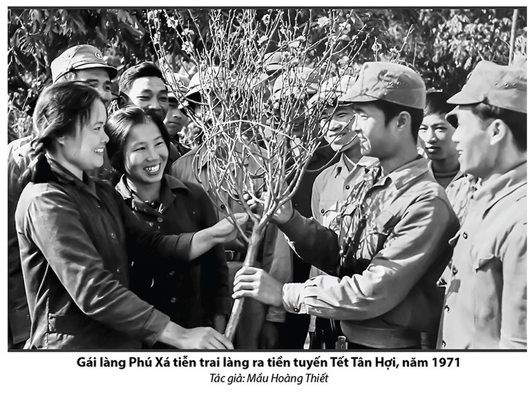 Những khoảnh khắc hào hùng của tuổi trẻ Việt Nam thời binh lửa -0