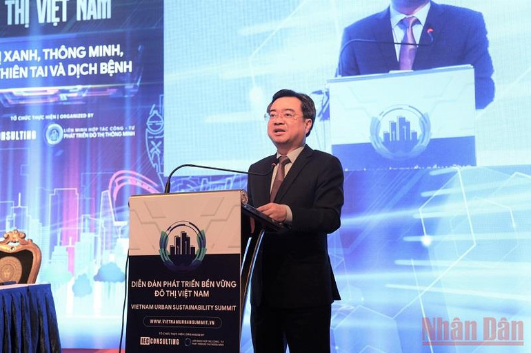 Bộ trưởng Xây dựng Nguyễn Thanh Nghị trình bày tham luận tại Diễn đàn. Phát triển đô thị bền vững theo hướng xanh, thông minh, thích ứng với biến đổi khí hậu -0