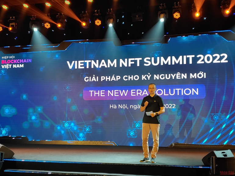 CEO Changpeng Zhao của Binance phát biểu tại sự kiện. (Ảnh: TRUNG HƯNG) Thúc đẩy ứng dụng blockchain trong phát triển kinh tế-xã hội ở Việt Nam -0