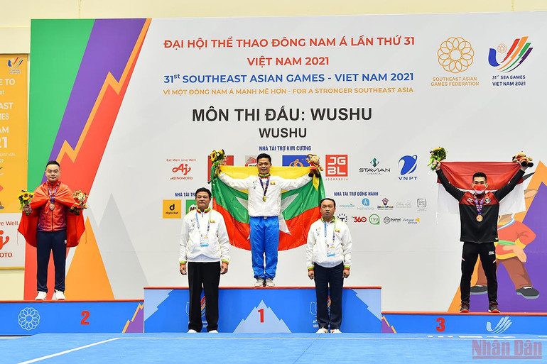 Lễ trao huy chương tại nội dung nam côn. Đội taolu wushu Việt Nam hoàn thành nhiệm vụ tại SEA Games 31 -0