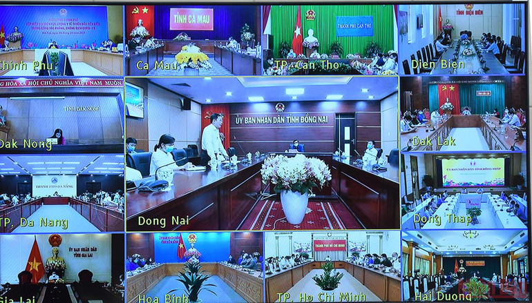 Thủ tướng gặp mặt các y bác sĩ tuyến đầu chống dịch -0