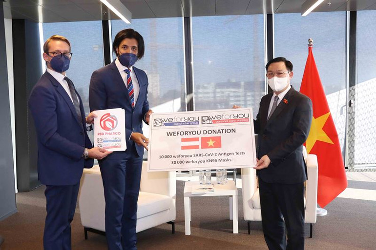 Chủ tịch Quốc hội Vương Đình Huệ làm việc với lãnh đạo một số tập đoàn, doanh nghiệp tại Áo -0