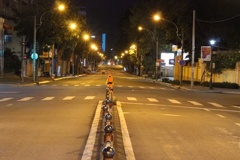 Người dân chấp hành nghiêm quy định hạn chế ra đường sau 18 giờ -0