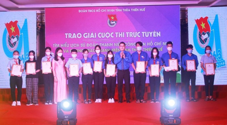 “Ngày hội đoàn viên” và tuyên dương Chi đoàn mạnh 2022 -0