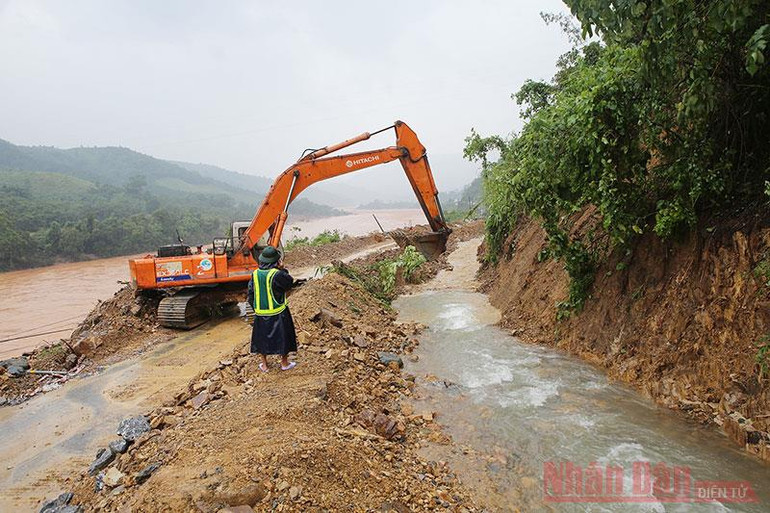 Quốc lộ 9 đã thông suốt trở lại -0