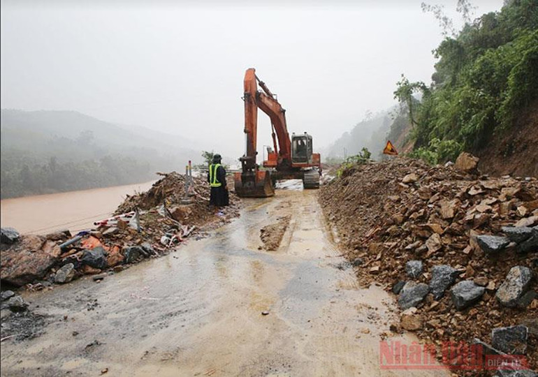 Quốc lộ 9 đã thông suốt trở lại -0