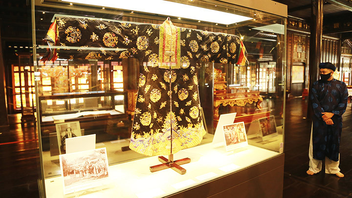 Cổ vật Huế hồi hương -0