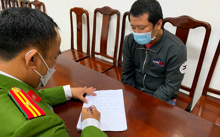  Khen thưởng các lực lượng phá thành công đường dây làm giấy tờ giả quy mô lớn -1