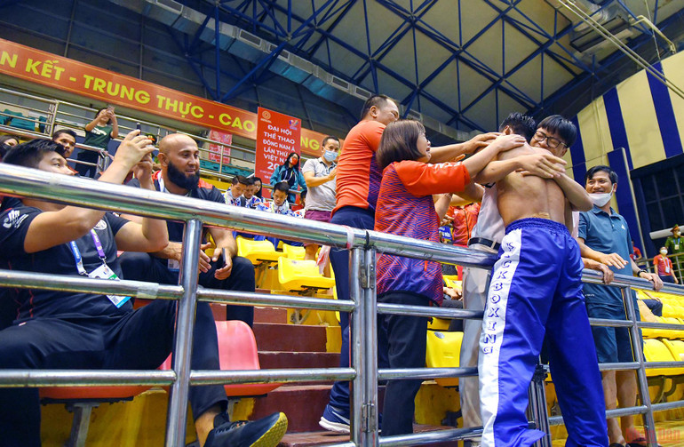 Kick boxing giành thêm năm huy chương vàng giúp Việt Nam dẫn đầu bảng tổng sắp SEA Games 31 -0