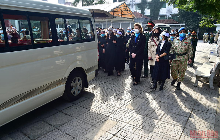 Thương tiếc Trung tá Đỗ Anh - sỹ quan gìn giữ hòa bình hy sinh khi làm nhiệm vụ nhân đạo quốc tế -0