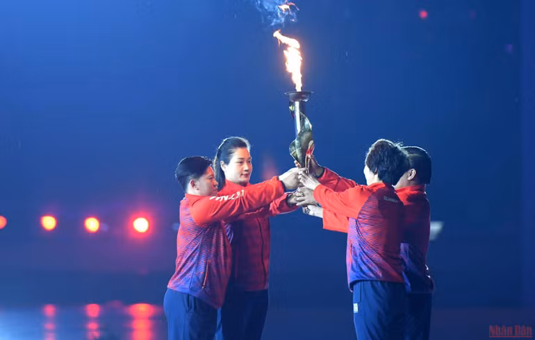 Những hình ảnh ấn tượng trong Lễ khai mạc SEA Games 31 -0