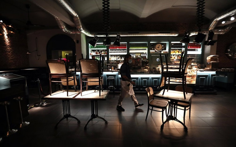 Châu Âu trước mối nguy bùng phát làn sóng Covid-19 mới -0