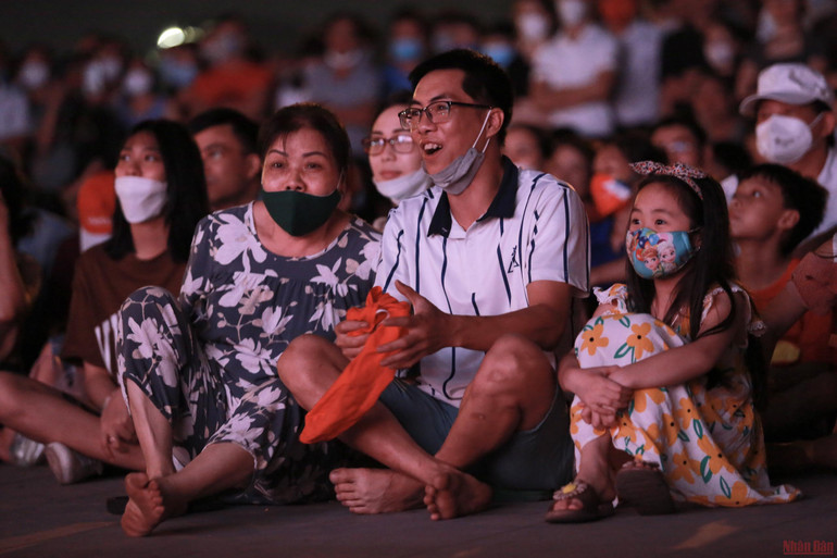 Tất cả vỡ òa khi có một tình huống hay.