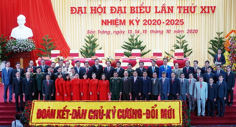 Ban Chấp hành Tỉnh ủy Sóc Trăng khóa 14 (2020 - 2025) ra mắt. Đồng chí Lâm Văn Mẫn được bầu giữ chức Bí thư Tỉnh ủy Sóc Trăng -0