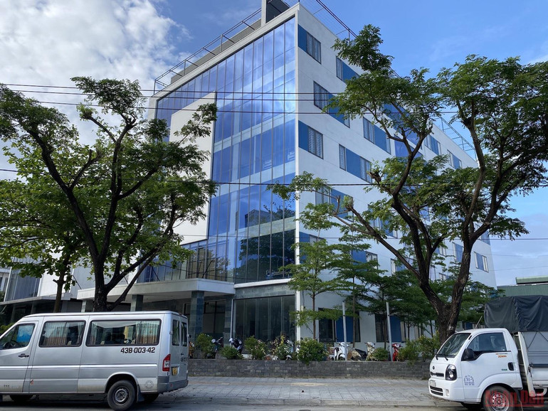 Công trình đồ sộ nằm ngay trung tâm thành phố Đà Nẵng. Công trình Bệnh viện Hoà Hảo Đà Nẵng xây dựng không phép -0
