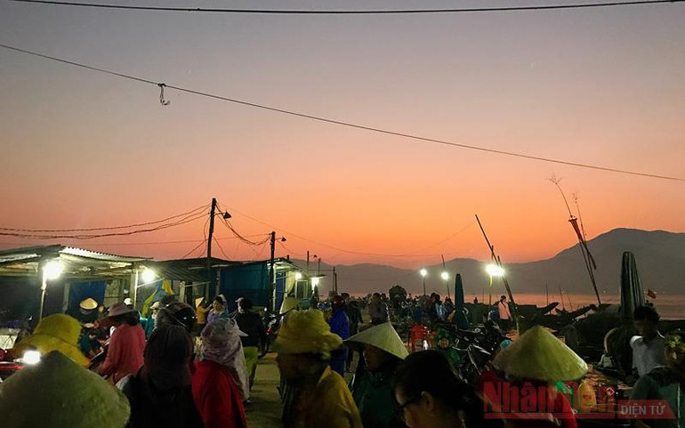 Lênh đênh đầm phá Cầu Hai, cửa biển Tư Hiền -0