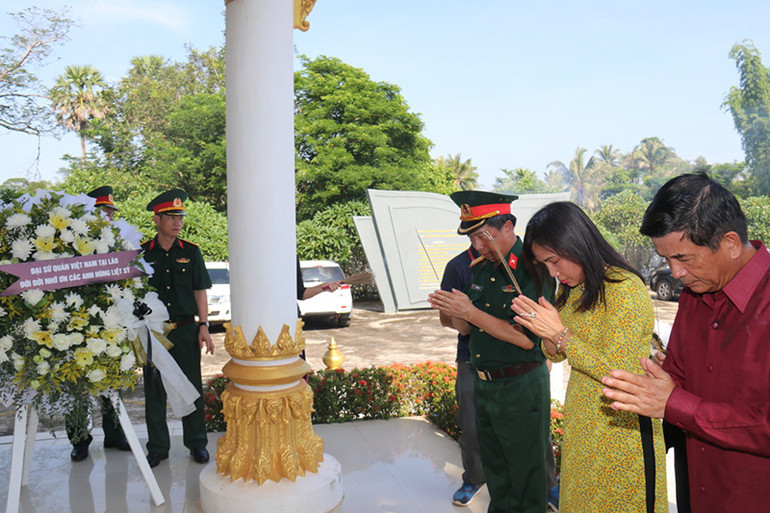 Kỷ niệm 73 năm Ngày Thương binh - Liệt sĩ tại Lào -0