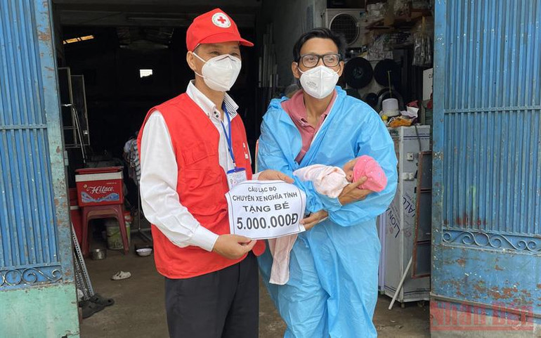 Mở hết tốc lực chạy vào tâm dịch -0