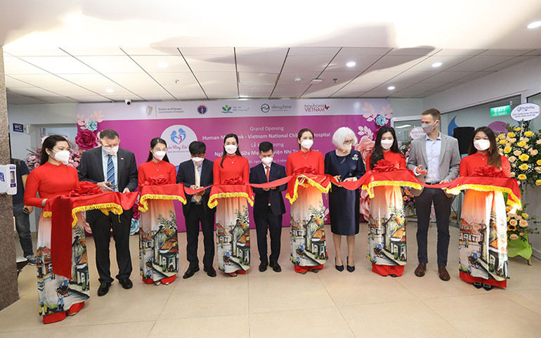 Khai trương Ngân hàng Sữa Mẹ đầu tiên tại Hà Nội. Hàng nghìn trẻ được hưởng lợi từ Ngân hàng Sữa Mẹ đầu tiên tại Hà Nội -0