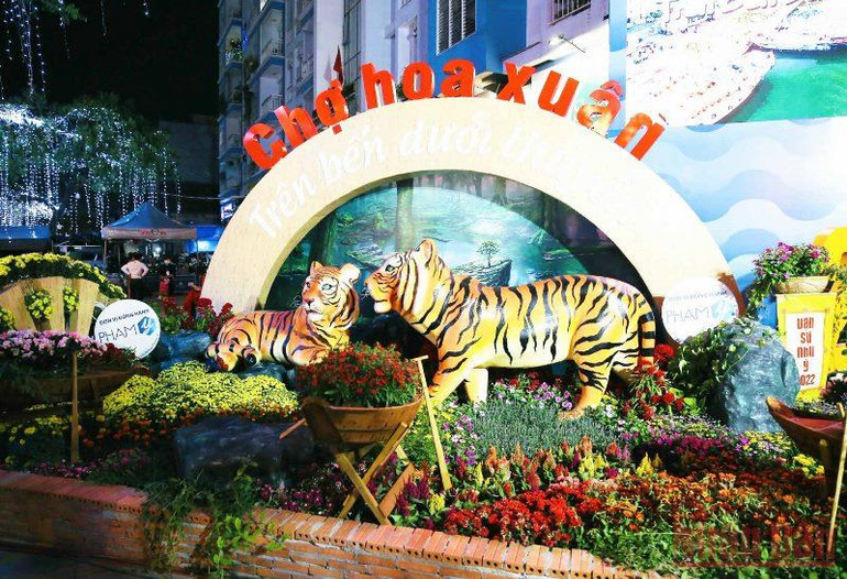 Khai mạc Chợ hoa Xuân “Trên bến dưới thuyền” Tết Nhâm Dần 2022 -0