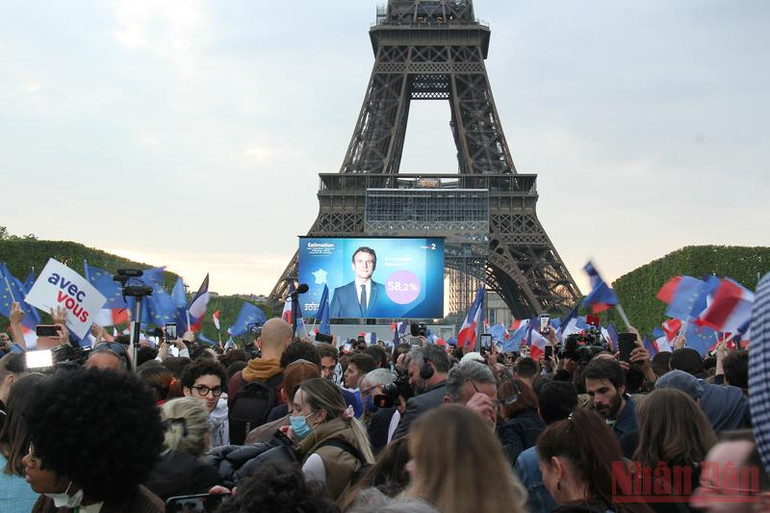 Một số hình ảnh trong đêm bầu cử ở Pháp -0