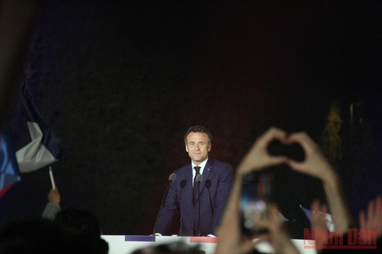 Một số hình ảnh trong đêm bầu cử ở Pháp -0