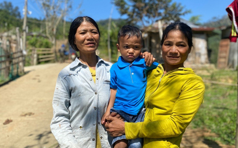 Gánh người bệnh chạy trốn tử thần -0