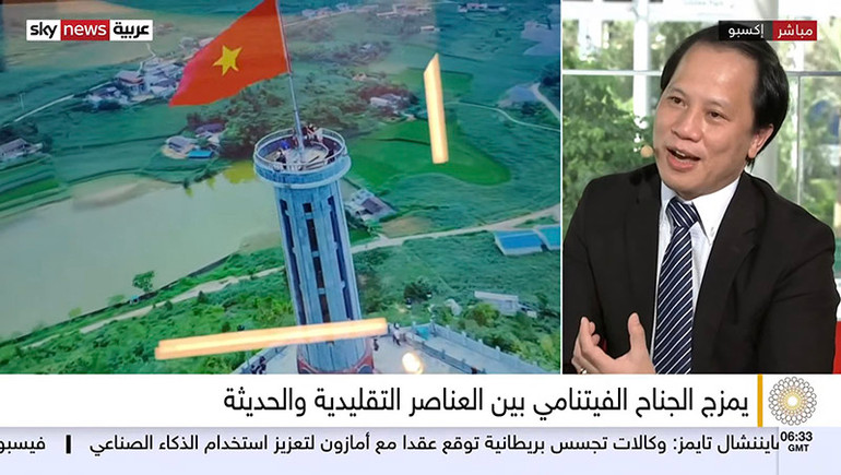Ông Trần Nhất Hoàng, Phó Đại diện Việt Nam tại EXPO 2020 trả lời phỏng vấn Sky News Arabia, một trong những kênh truyền hình có tỷ lệ người xem cao nhất khu vực Trung Đông. (Ảnh chụp màn hình) Truyền thông quốc tế đưa tin đậm nét về Nhà Triển lãm Việt Nam tại EXPO 2020 -0