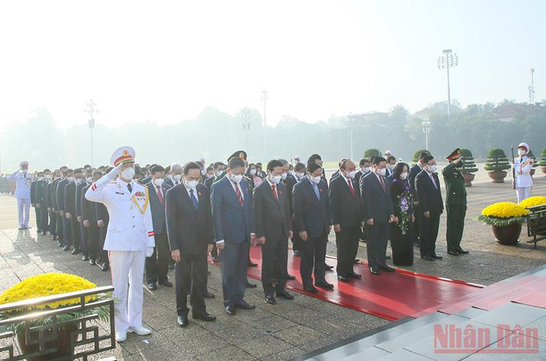 Lãnh đạo Đảng, Nhà nước vào Lăng viếng Chủ tịch Hồ Chí Minh trước kỳ họp Quốc hội -0