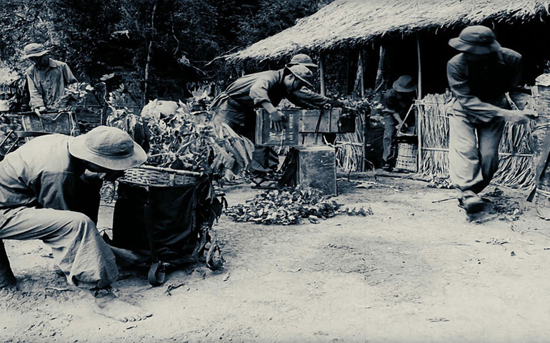 Nhiều thế hệ đạo diễn quân đội kết hợp trong phim tài liệu “Con đường đã chọn” ảnh 2 Nhiều thế hệ đạo diễn quân đội kết hợp trong phim tài liệu “Con đường đã chọn” -0