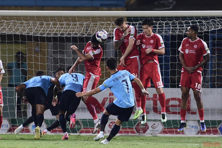 Viettel bất ngờ thua phút cuối trước Hồng Lĩnh Hà Tĩnh -0