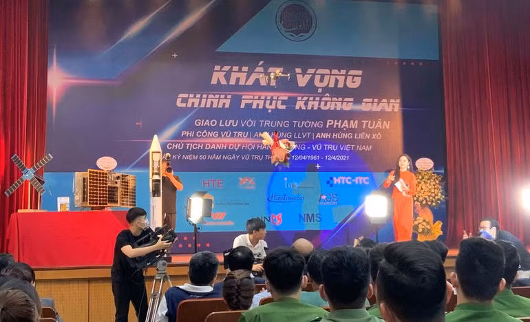 Truyền khát vọng chinh phục không gian tới sinh viên -0