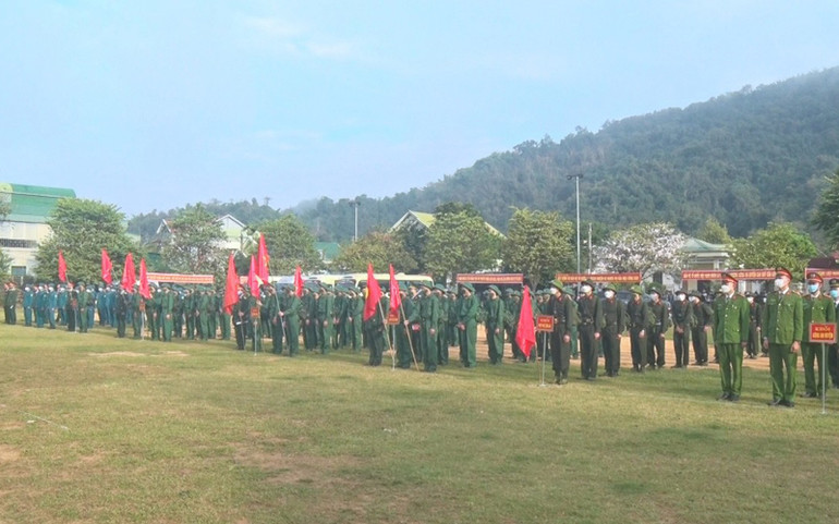Gần 3.400 thanh niên Nghệ An lên đường nhập ngũ -0