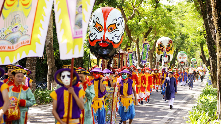 Festival Huế 2022 mang đậm nét đặc trưng tiêu biểu văn hóa truyền thống ở Việt Nam và các quốc gia. Để Festival Huế hấp dẫn hơn -0