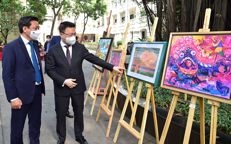 Khai mạc triển lãm Tranh lịch đón xuân -0