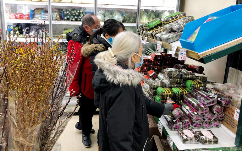 Đi chợ Tết Tân Sửu ở Paris -0