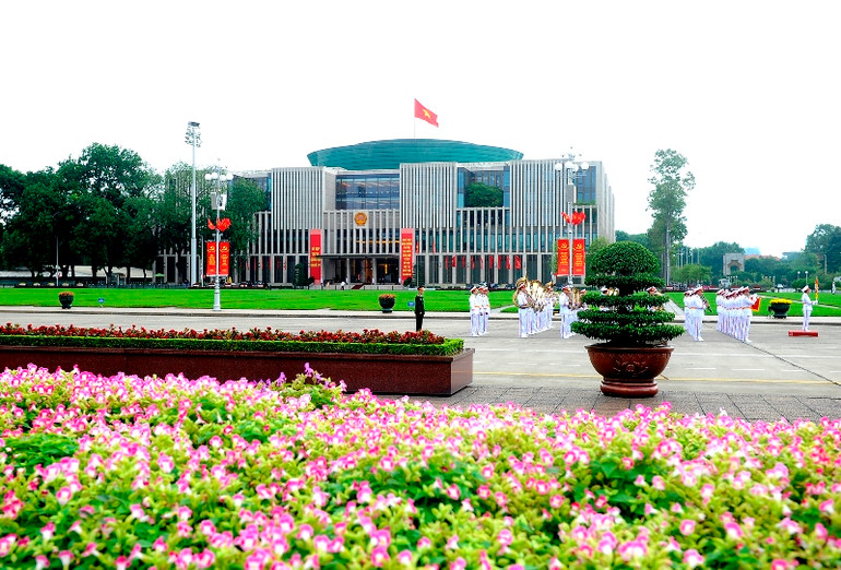 Lãnh đạo Đảng, Nhà nước và đại biểu Quốc hội vào Lăng viếng Chủ tịch Hồ Chí Minh -0