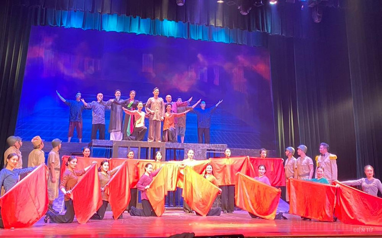 “Nguyễn Văn Cừ: Tuổi trẻ chí lớn” – bức chân dung giản dị về một người anh hùng Cách mạng -0