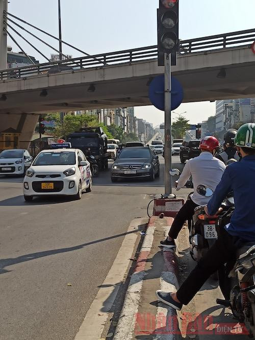 Ngã Tư Sở và Ngã Tư Vọng đã đỡ ùn tắc -0