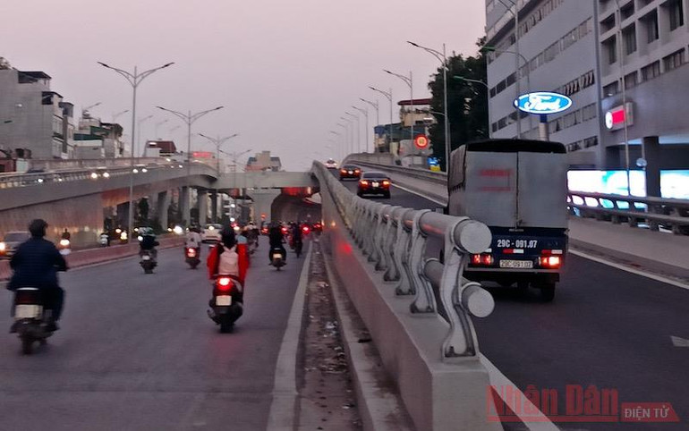 Ngã Tư Sở và Ngã Tư Vọng đã đỡ ùn tắc -0