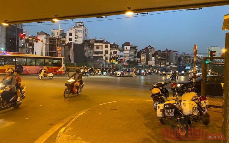 Ngã Tư Sở và Ngã Tư Vọng đã đỡ ùn tắc -0