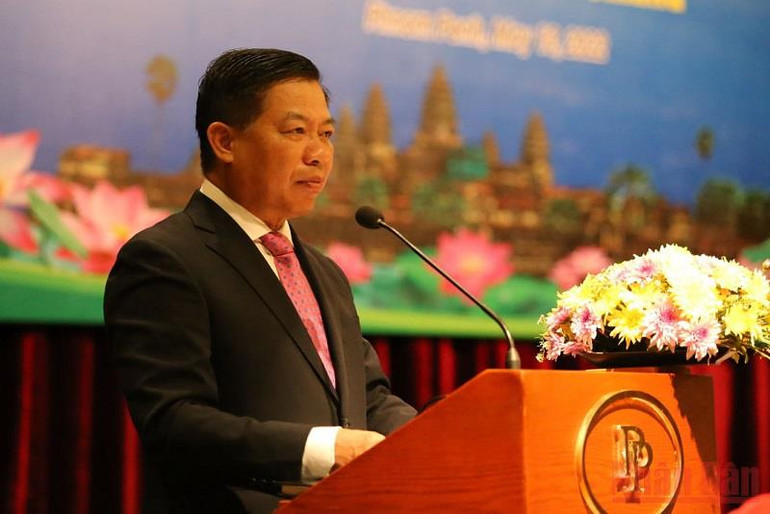 Đại sứ Nguyễn Huy Tăng phát biểu ý kiến tại hội thảo. (Ảnh: Nguyễn Hiệp) Doanh nghiệp Logistics Việt Nam và Campuchia đẩy mạnh hợp tác -0