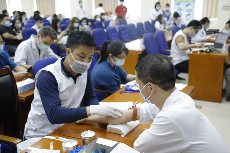 Ngày hội blouse trắng hiến máu vì người bệnh -0