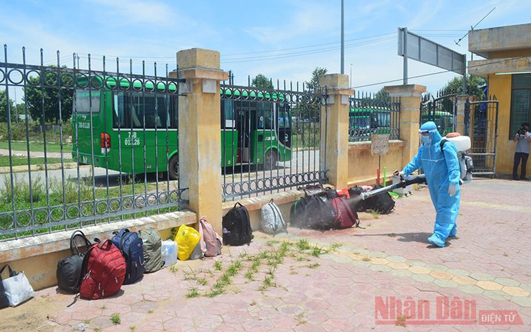 Quảng Ngãi đón 341 người dân trở về từ tâm dịch Đà Nẵng -1