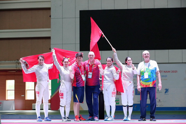Ảnh đẹp SEA Games 31: Phần thi đồng đội của Đội tuyển Kiếm liễu nữ Việt Nam ảnh 4 Ảnh đẹp SEA Games 31: Phần thi đồng đội của Đội tuyển Kiếm liễu nữ Việt Nam -3