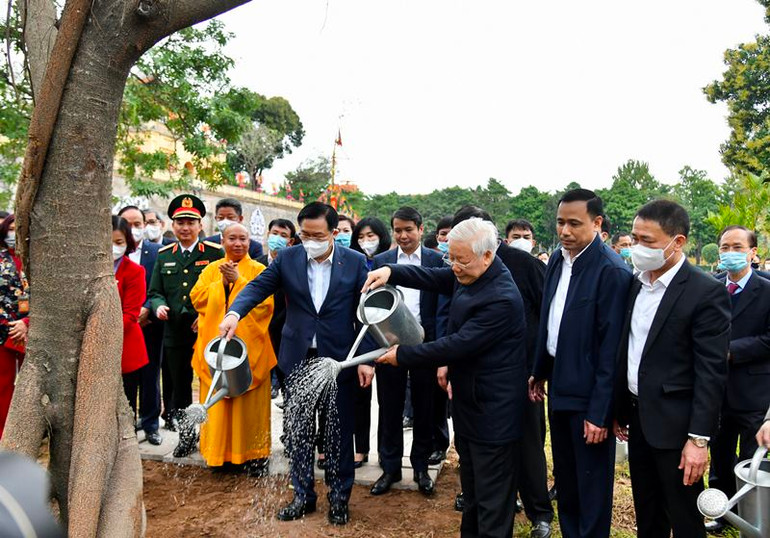 Tổng Bí thư, Chủ tịch nước dâng hương tại Khu di tích Hoàng thành Thăng Long -0