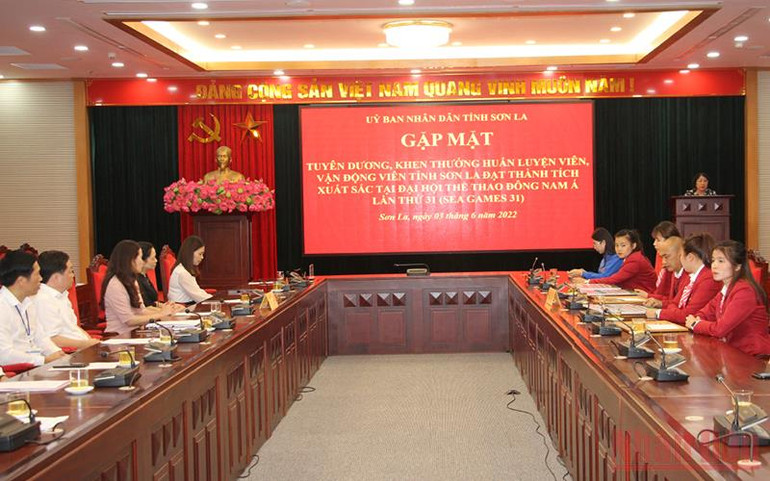Lễ gặp mặt tuyên dương, khen thưởng cá nhân đạt thành tích xuất sắc tại SEA Games 31. Sơn La khen thưởng cá nhân đạt thành tích tại SEA Games 31 -0