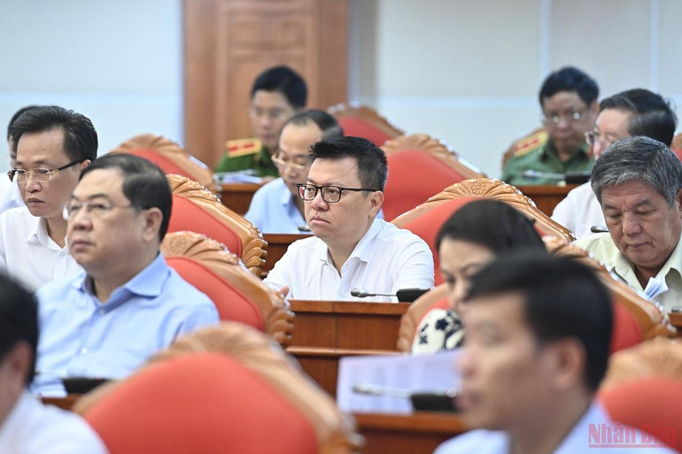 Các đại biểu dự Hội nghị. Hội nghị Bộ Chính trị về xây dựng lực lượng Công an nhân dân -1