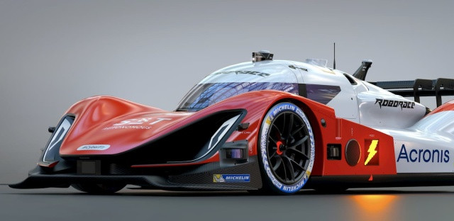 Ô tô tự hành đâm vào tường rào trong cuộc đua xe không người lái đầu tiên -0